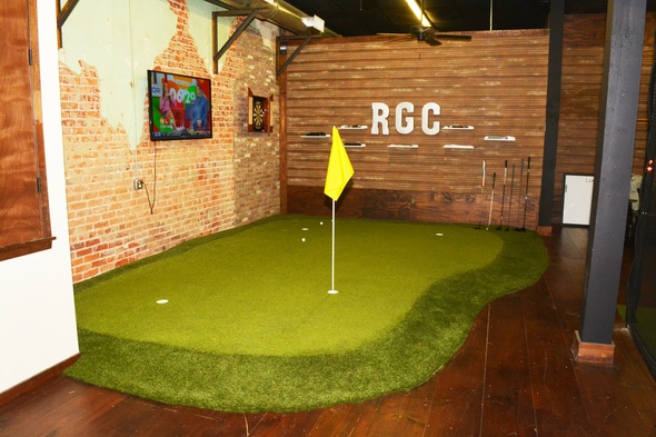 Fresno Indoor Putting Green