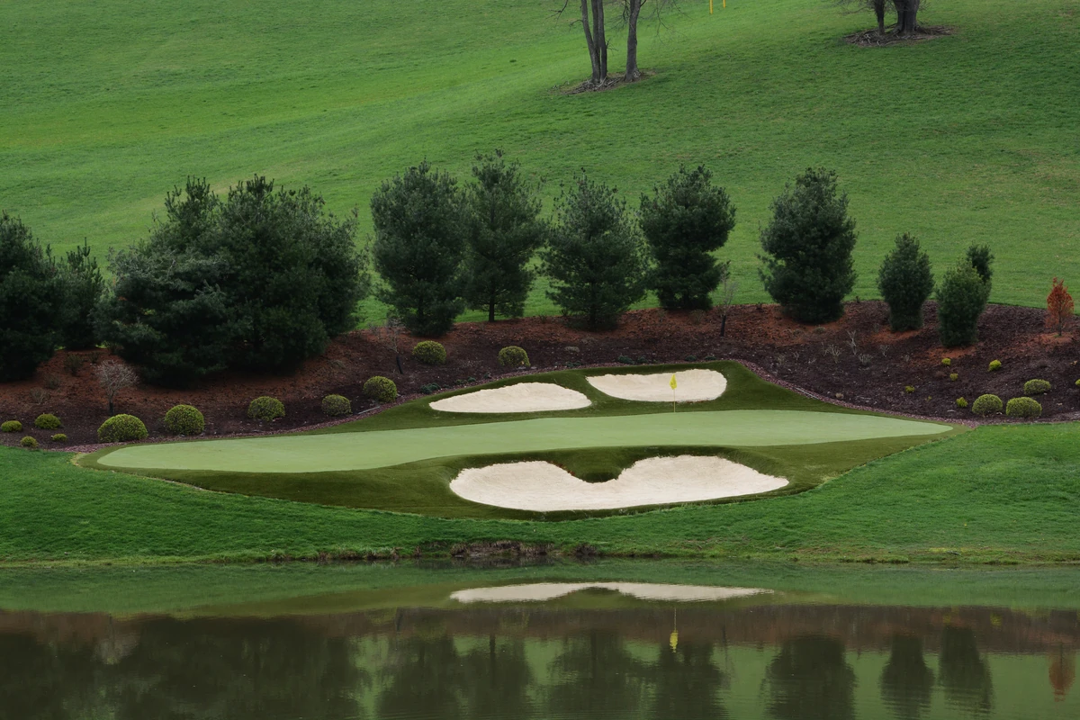 Bring the tournament excitement home with our artificial golf greens ideal for any Fresno golf lovers.