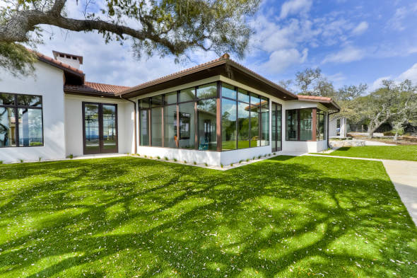 Fresno artificial grass for residential lawns